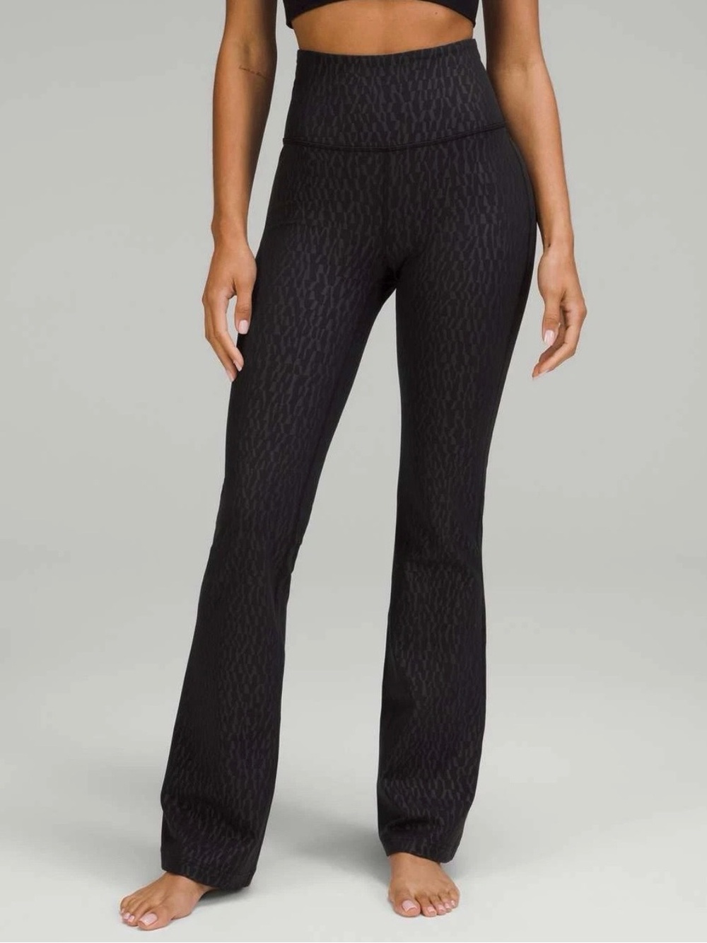 Lululemon Groove Super-High-Rise Flared Pant - Segment Emboss Black - Sz 8